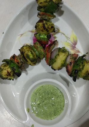 આલુ ટીકા(ALOO tikka Recipe in Gujarati) રેસીપી મુખ્ય ફોટો