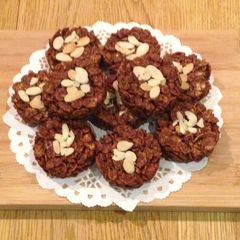 A picture of Chocolate crunch biscuits.