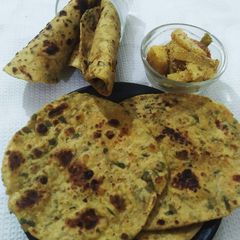 A picture of Methi thepla.
