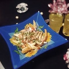 A picture of Pizza fries.