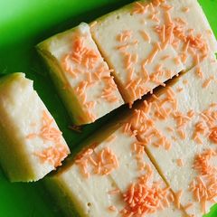 A picture of Curd coconut Barfi.
