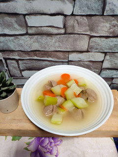Foto resep Sayur bening labu, wortel & bakso