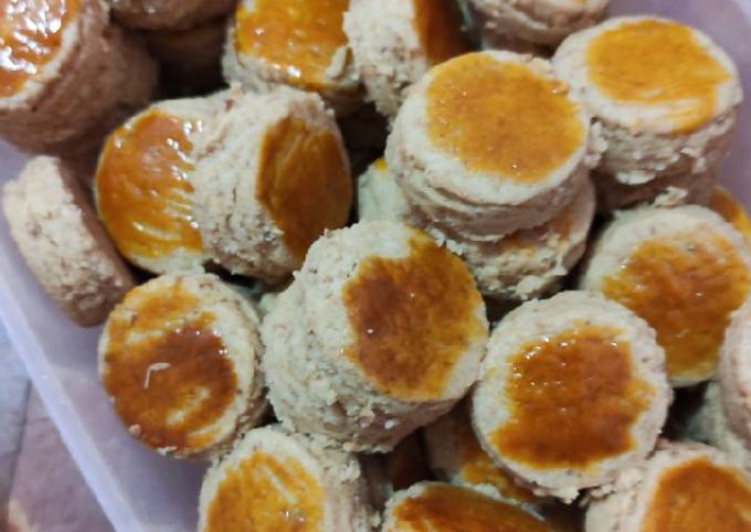 KUE KACANG tutup botol