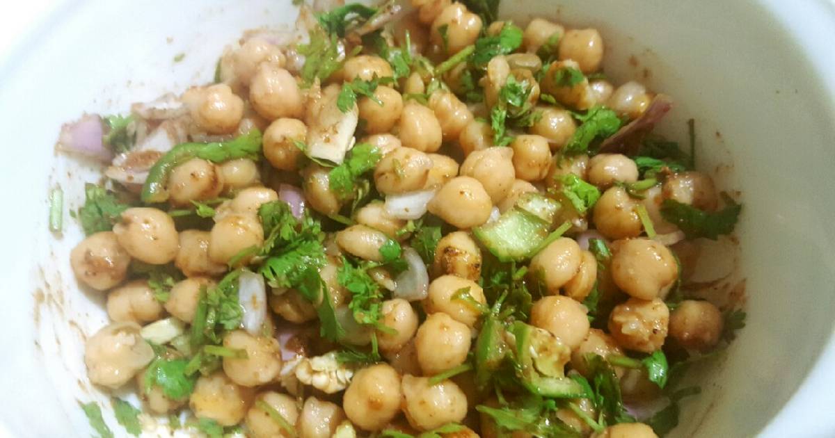 Chickpea Flavoured Salad/ Chole Chaat 😋 Recipe by AK 👩🏻‍🍳 - Cookpad