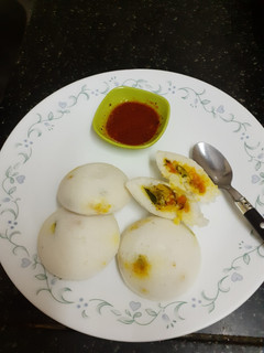સ્ટફ્ડ ઈડલી (Stuffed Idli Recipe In Gujarati) રેસીપી મુખ્ય ફોટો