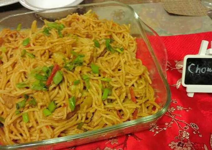 How to Make Super Quick Homemade Chicken Chowmein