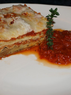 Una foto de BERENJENA A LA PARMESANA. JON STYLE