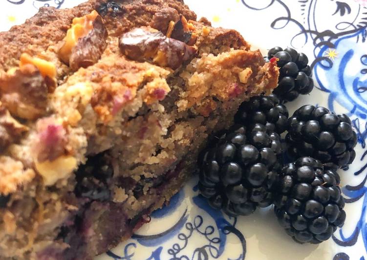 Recipe of Perfect Pear and blackberry cake - vegan and GF