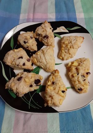 A picture of Apple craisin scones.