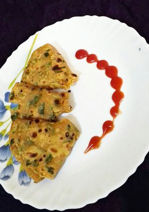 मेथी पालक पराठा (Methi Palak paratha recipe in hindi) रेसिपी मुख्य फोटो