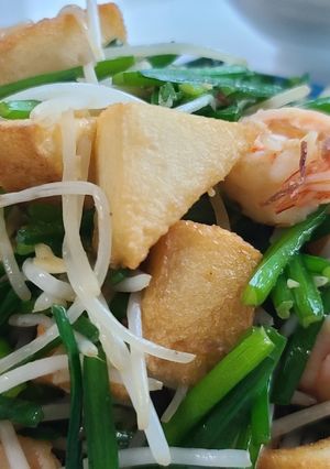 綠豆芽韮菜花炒魚片頭蝦仁 的食譜成品照片