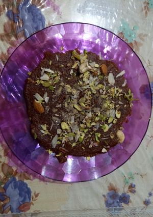 ચીકુ નો હલવો (Chikoo Halwa Recipe In Gujarati) રેસીપી મુખ્ય ફોટો