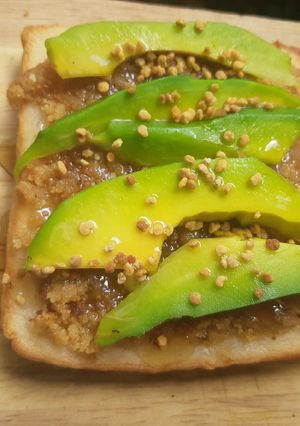 รูปของ Avocado 🥑 Chickpea Butter Toast ขนมปังเนยถั่วลูกไก่อะโวคาโด🍯