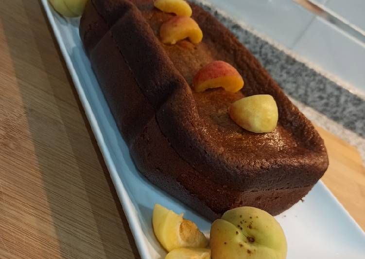 Bizcocho de espelta, plátano 🍌 y albaricoques