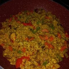 A picture of Stir fry steamed rice.