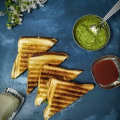 A picture of Spicy Mayo Paneer Cheese Grilled sandwich.