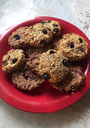 Una foto de Galletitas de avena, plátano y arándanos