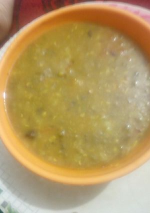 A picture of Sabut moong ki daal.