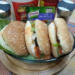 A picture of Fresh vegetables burger.