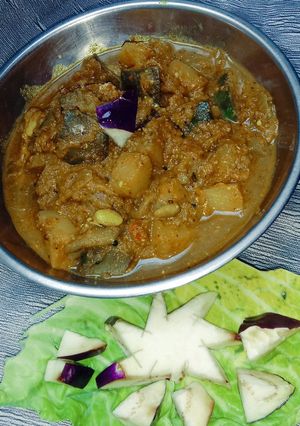 बैंगन सेम आलू की सब्जी(Baingan sem aloo ki sabzi recipe in hindi) रेसिपी मुख्य फोटो