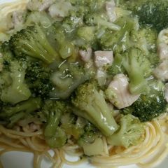 A picture of Pork and Broccoli in a Cantonese Sauce.