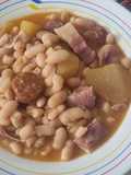 Habichuelas con chorizo y oreja de cerdo