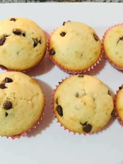 Una foto de Muffins con chispas de chocolate 🍫