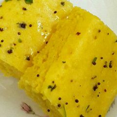 A picture of Dhokla.