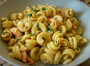 Foto principal de Pasta con langostinos y salsa de leche de coco