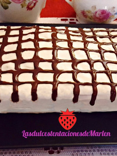 Una foto de Bizcocho de chocolate blanco