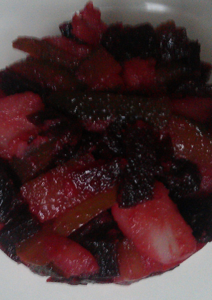 Una foto de Ensalada rusa de mi abuelita: patata + remolacha