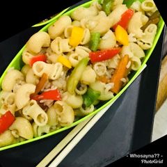 A picture of Whosayna’s Mac and Rice.