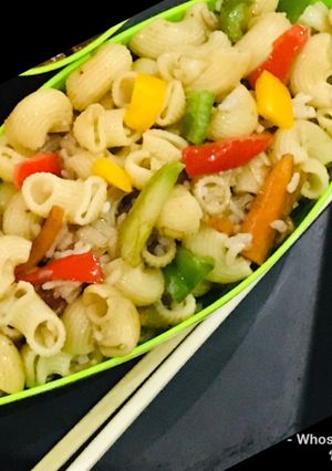 A picture of Whosayna’s Mac and Rice.