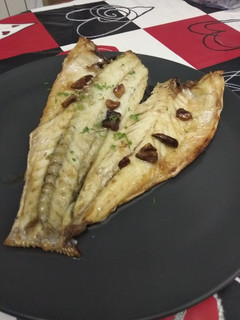 Una foto de 🐟 Lubina a la donostiarra