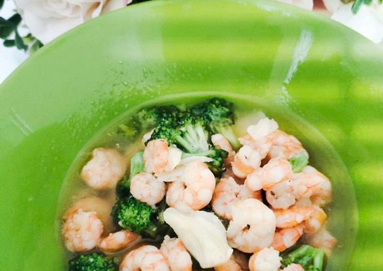 Cara Gampang Membuat Udang Brokoli Kuah Kaldu Anti Gagal