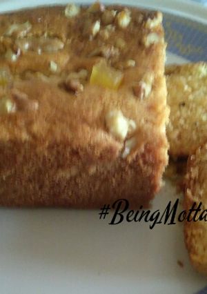 A picture of Pineapple-Walnut Slice Cake.