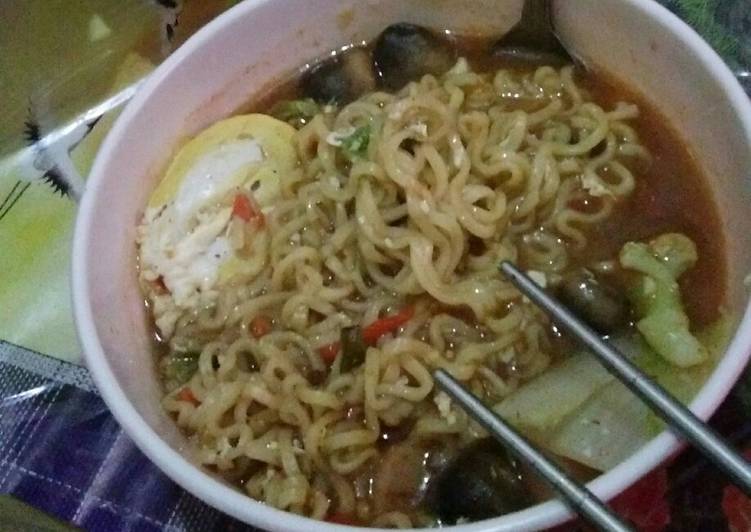 Ramen Pedes Sayur Mayur