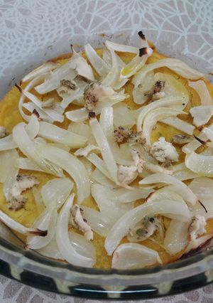 Una foto de Fainá-pizza de cebolla sin gluten y vegana