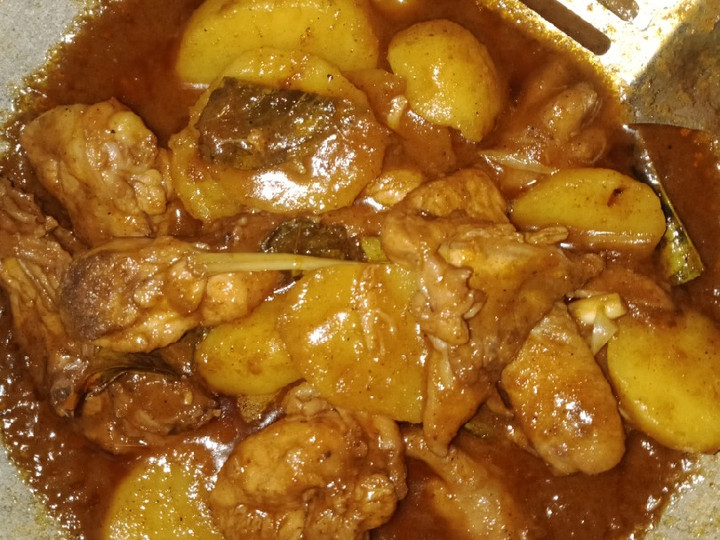  Bagaimana cara buat 22. Rendang Ayam dan Kentang yang sesuai selera