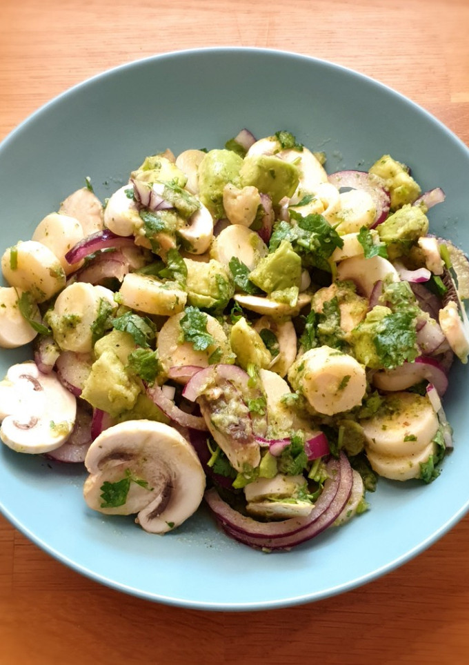 Una foto de Aguachile de palmito y champiñón