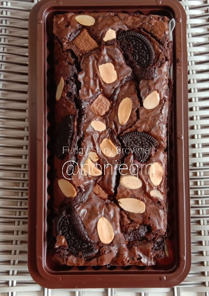 Foto resep Fudgy Shiny Crust Brownie / Brownies Panggang