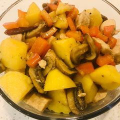 A picture of Chinese Braised Chicken 黄焖鸡.