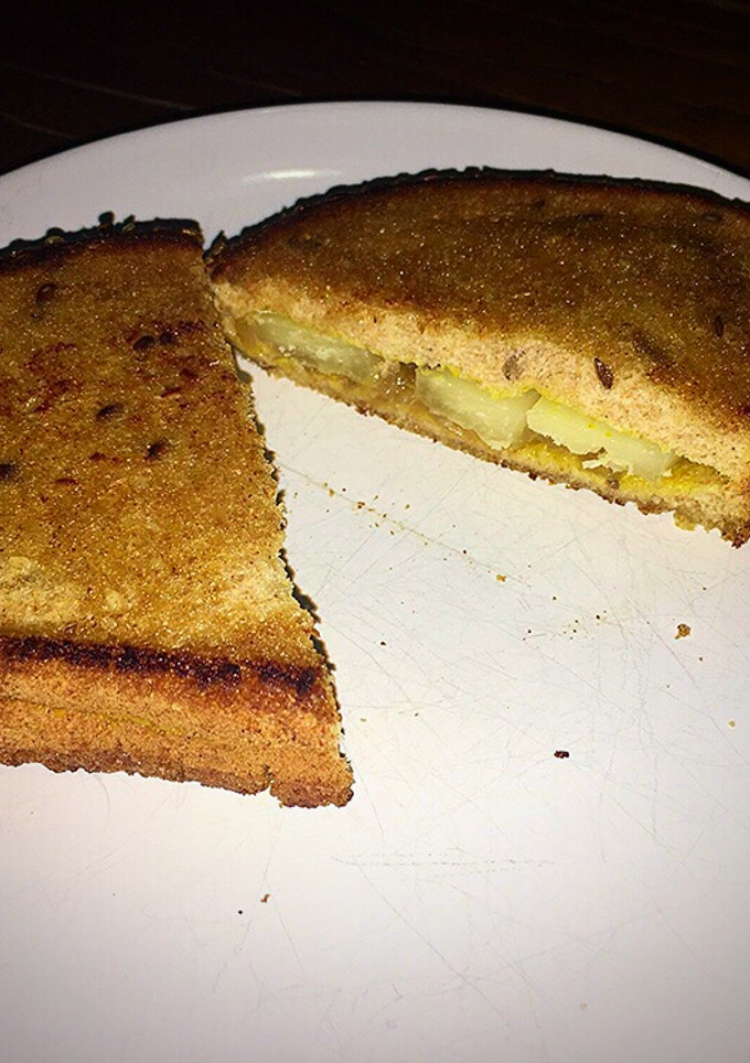Una foto de Sándwich de queso con mostaza