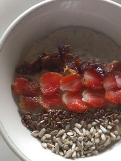 A picture of Seeds and fruit oatmeal bowl #mykidsfavouritedishcontest.