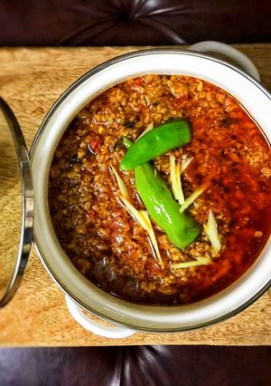 A picture of Qeema karahi.