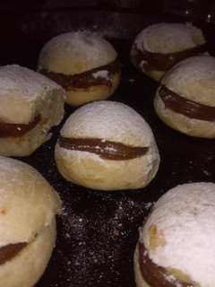 Una foto de Facturas: Miguelitos con Dulce de leche o Crema Pastelera