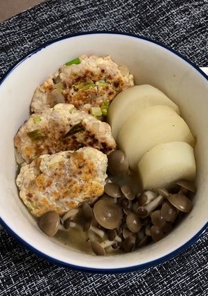 豬肉豆腐排昆布柴魚鍋 的食譜成品照片