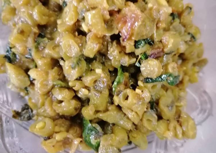 Simple Way to Prepare Super Quick Homemade French beans with methi