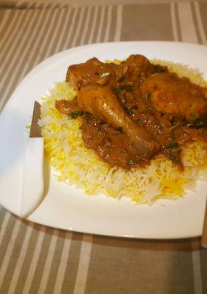 A picture of Chicken biryani.