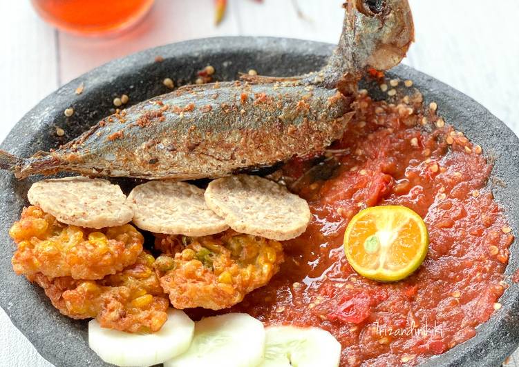 Langkah Mudah untuk Menyiapkan Sambal tempong khas banyuwangi yang Enak